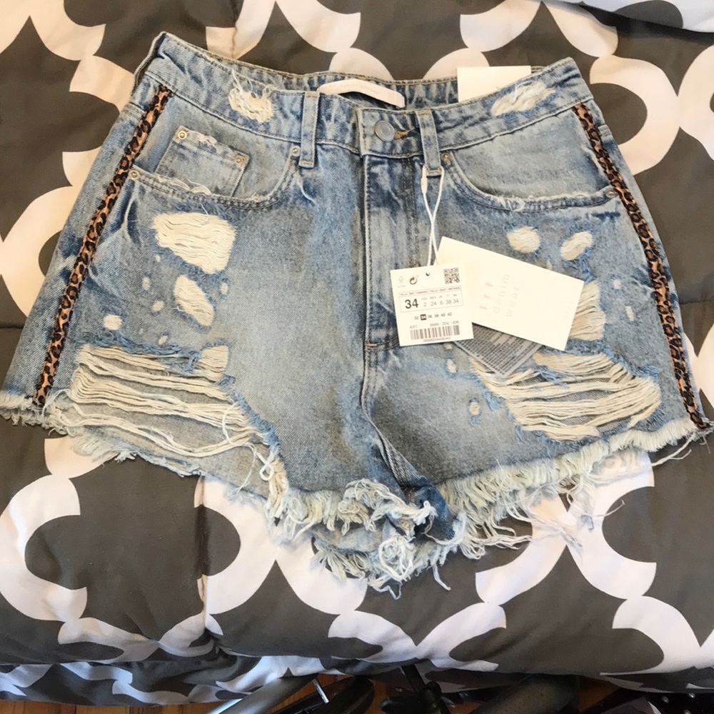Brand new Zara high waist distressed jean shorts